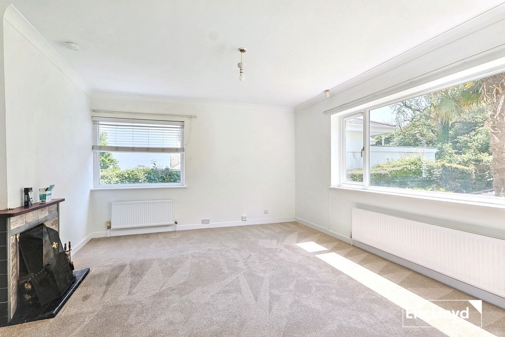 Property photo 3 of 15 Photo 23
