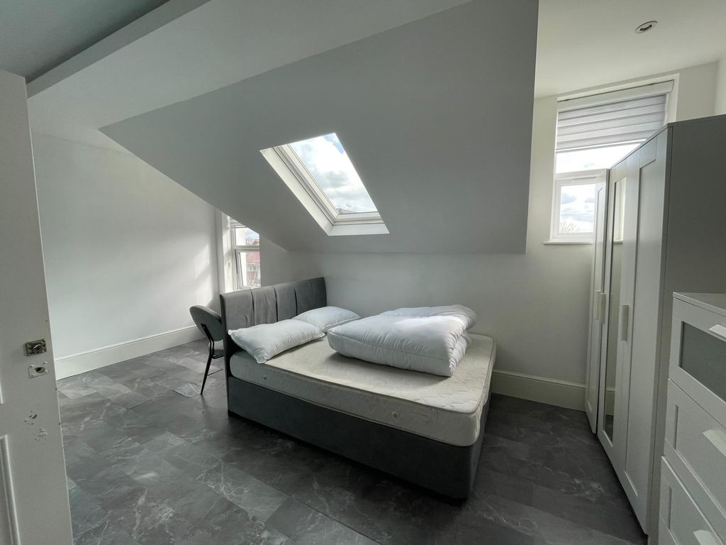 Property photo 2 of 5 Photo 4