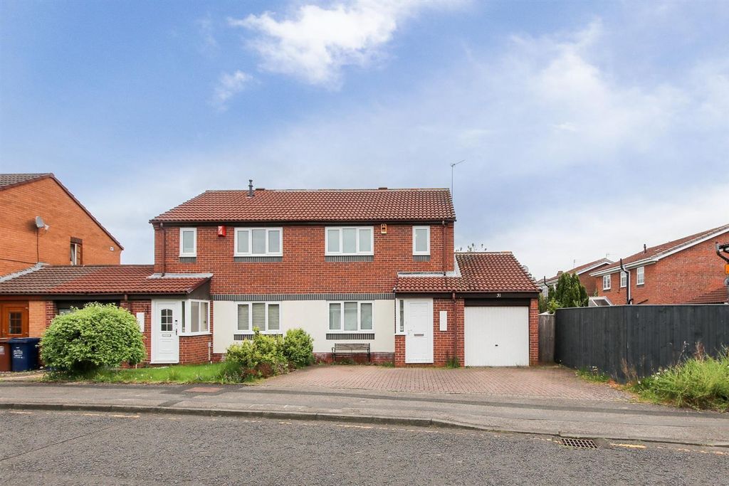 Property photo 1 of 12 External