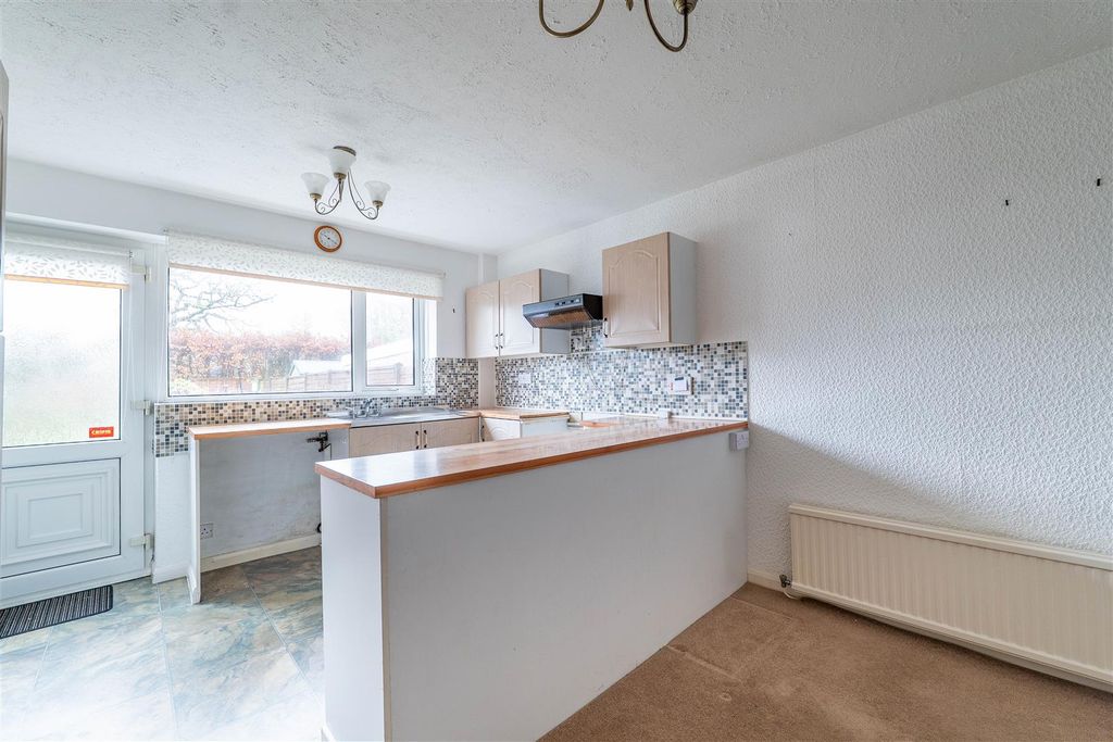 Property photo 3 of 15 Kitchen/Dining Room