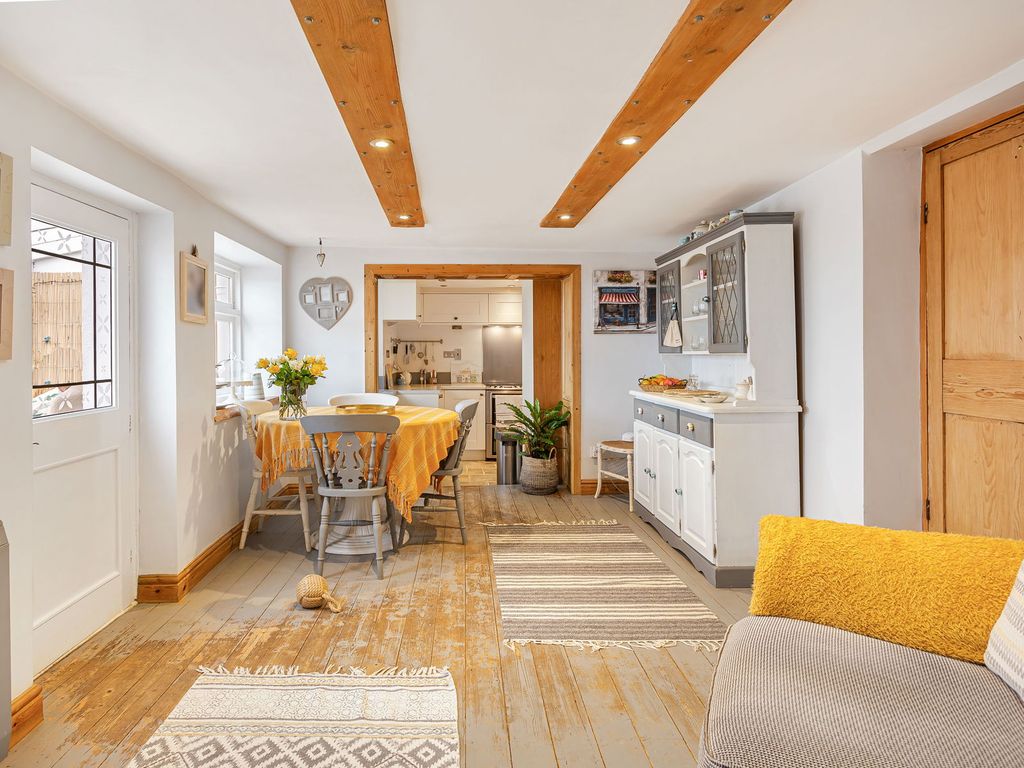 Property photo 3 of 45