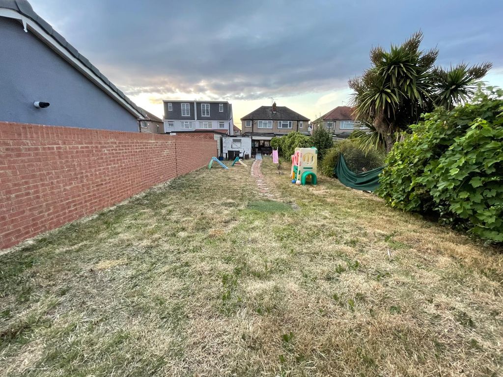 Property photo 2 of 6