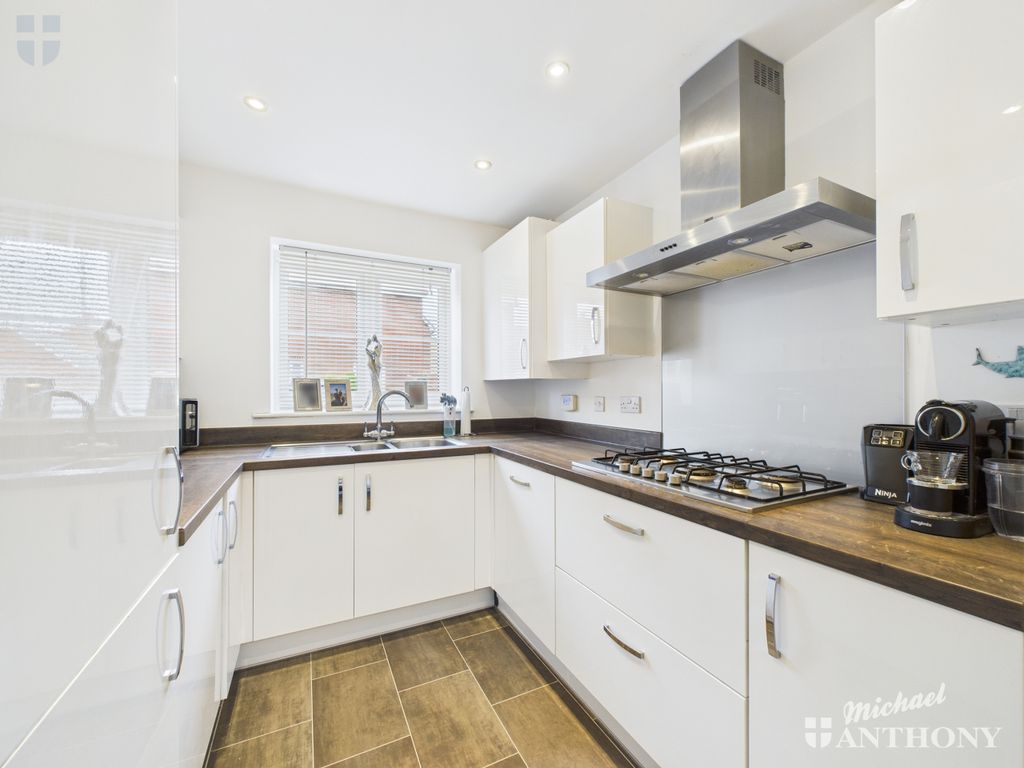 Property photo 2 of 16 Cam03218G0-Pr0793-Still012