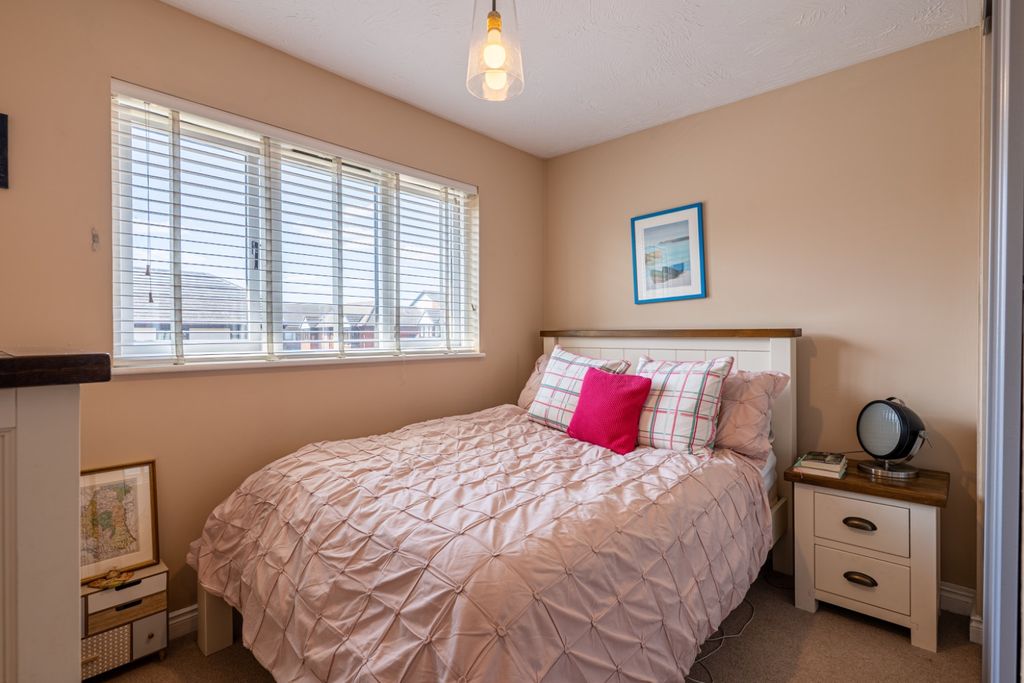 Property photo 3 of 11 5079675