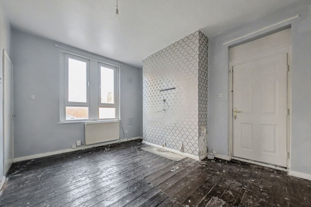 Property photo 2 of 14 22 Temple Street, South Shields, Ne33 5Lr