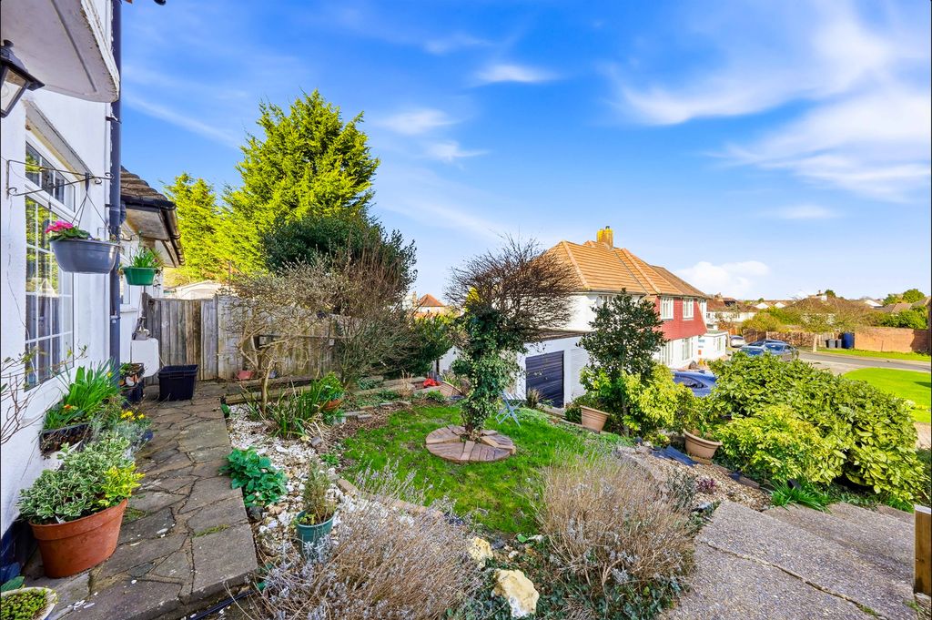 Property photo 3 of 35 Photos-6