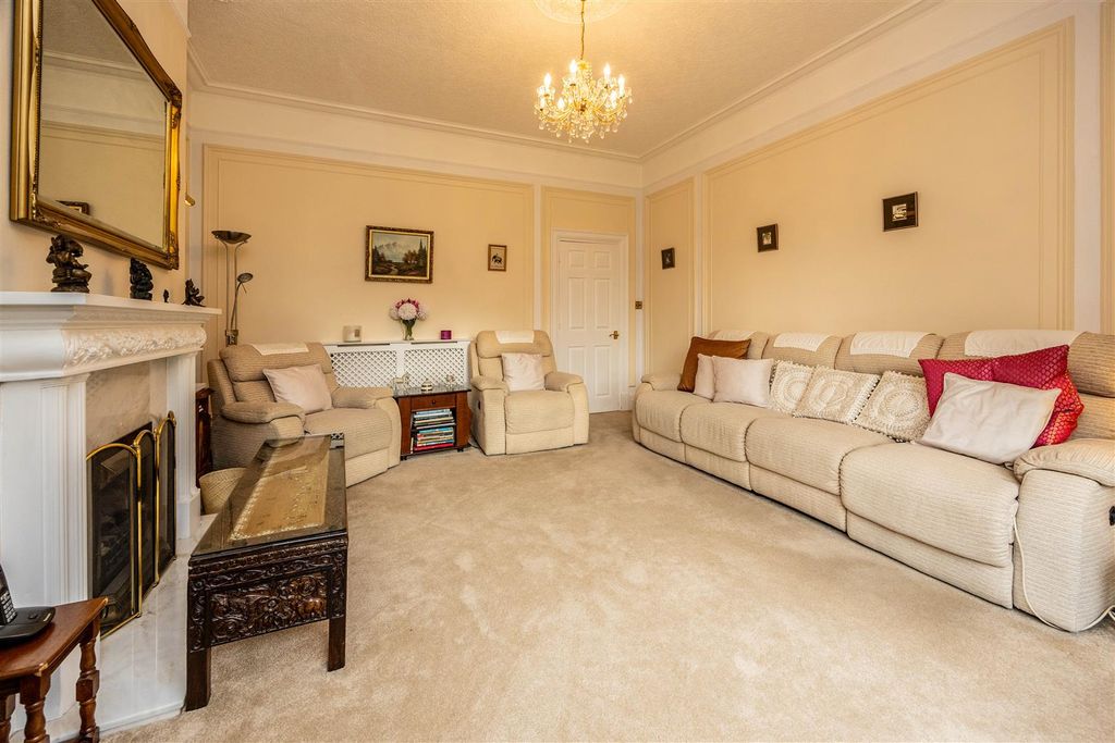Additional image 8 of 4 bed property for saleWoodside Road, Huddersfield HD4
