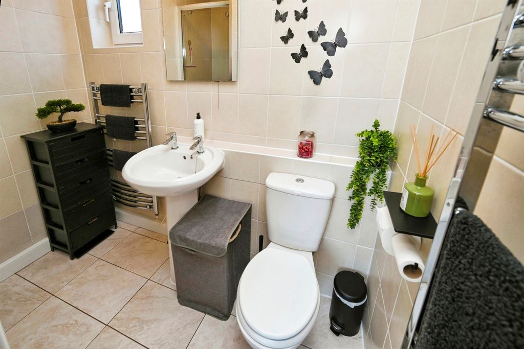 Property photo 3 of 21