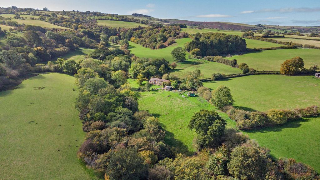 Property photo 2 of 18 Picture No. 01