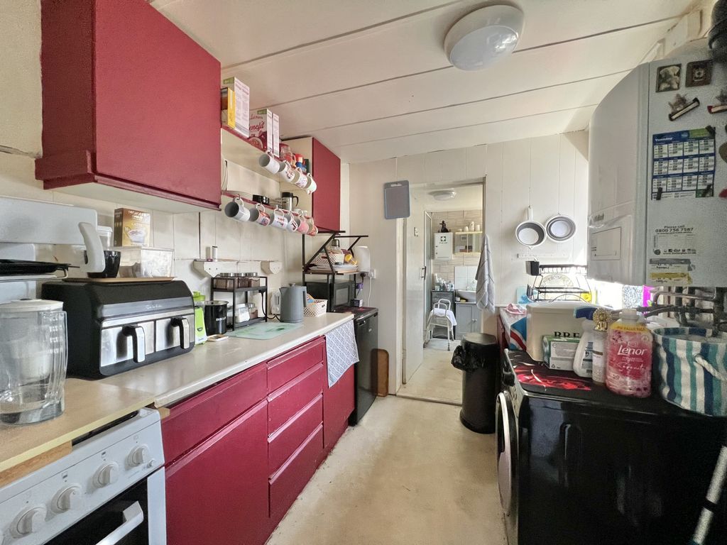 Property photo 2 of 8