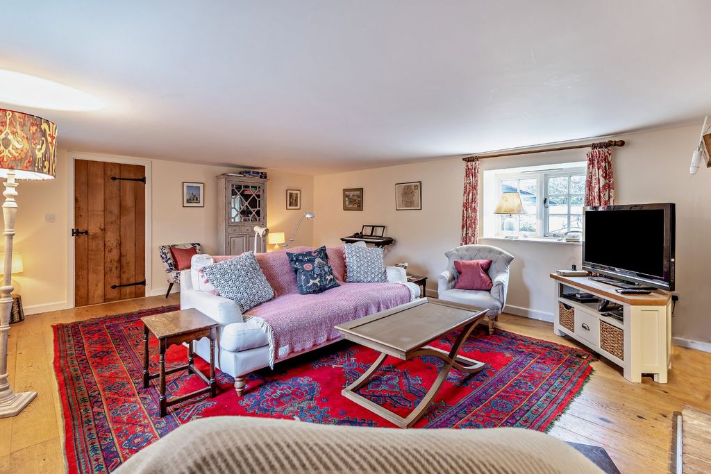 Property photo 3 of 15 Sitting Room