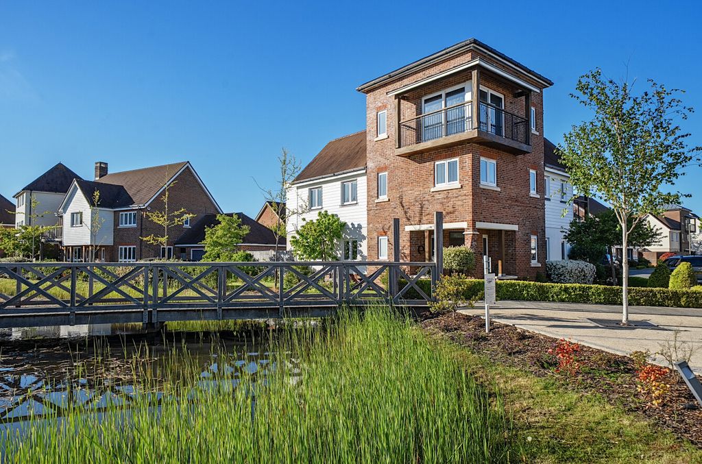Property photo 2 of 25 1450790-5-69Eba7B...
