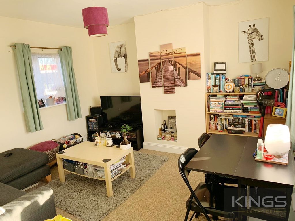 Property photo 2 of 5