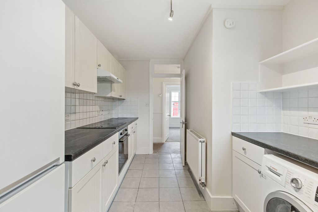 Property photo 3 of 14 Kitchen