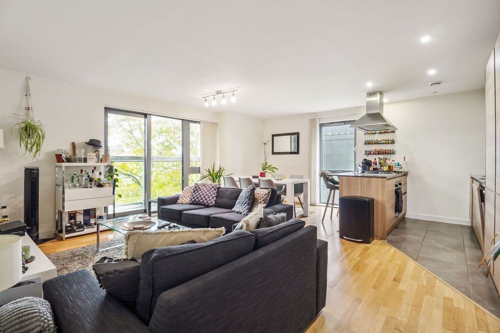 Property photo 2 of 14