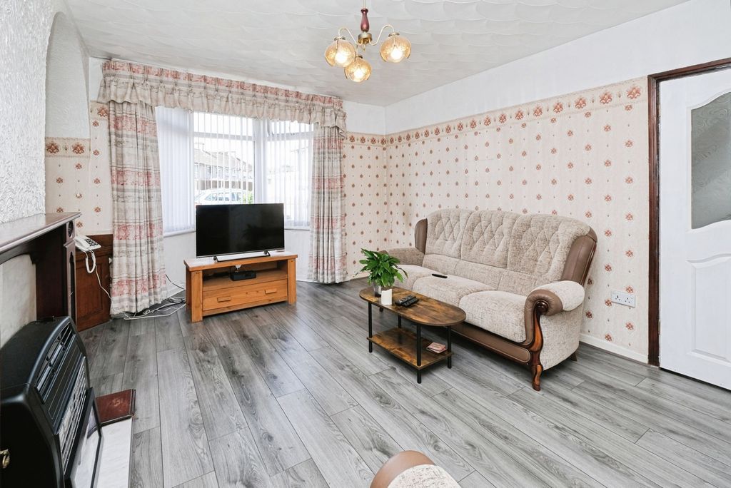 Property photo 3 of 16 Pbox-Img.Jpg