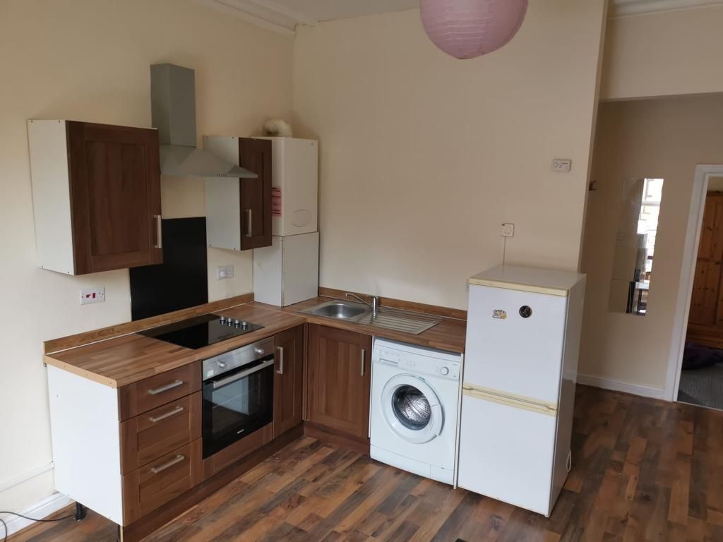 Property photo 2 of 6 Bright Kitchen With Modern Integrated Appliances...