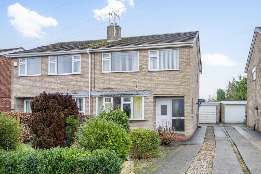 Property photo 1 of 15 Front (Exterior)