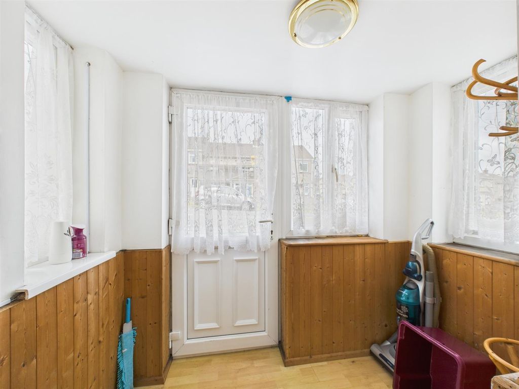 Property photo 2 of 16 Cam05474G0-Pr0023-Still001.Jpg