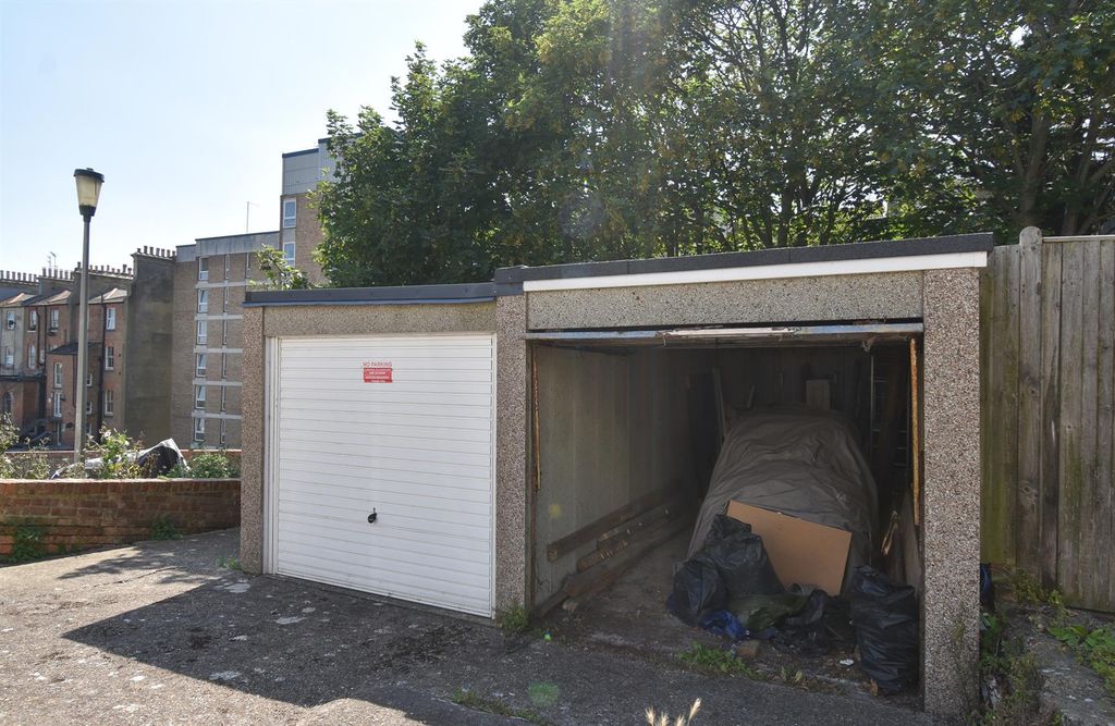 Property photo 3 of 3 Garage