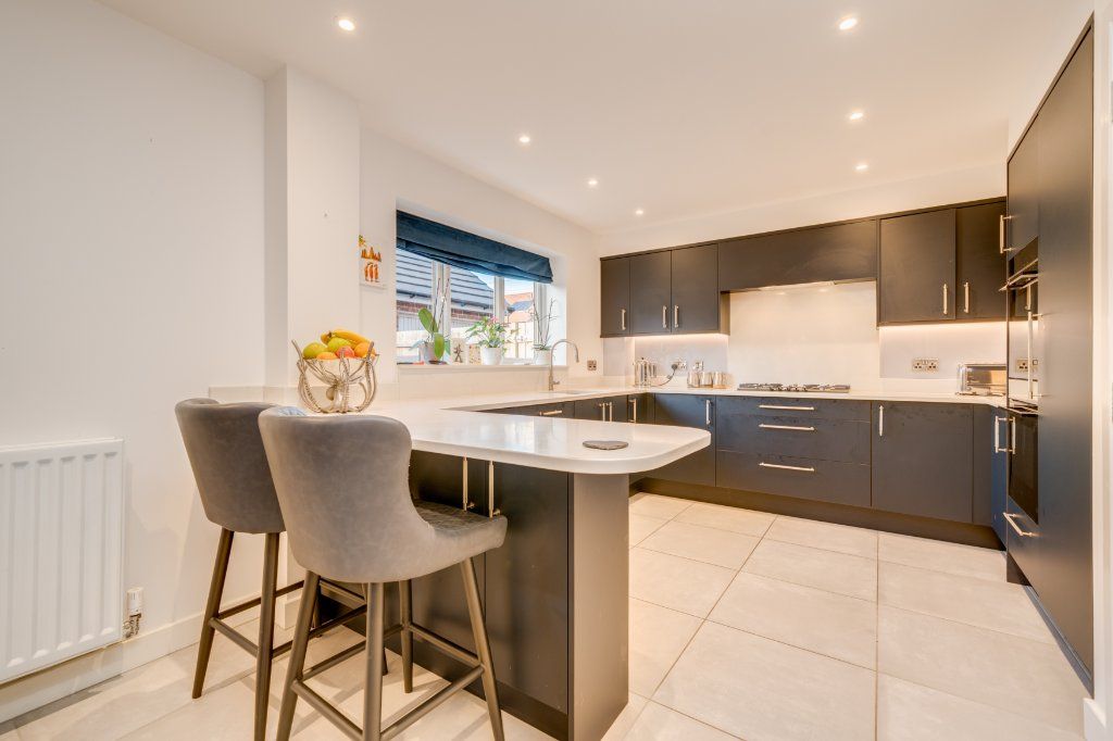 Property photo 3 of 22 Breakfast Kitchen
