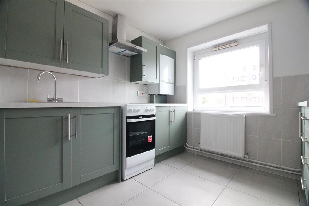 Property photo 1 of 7 Kitchen