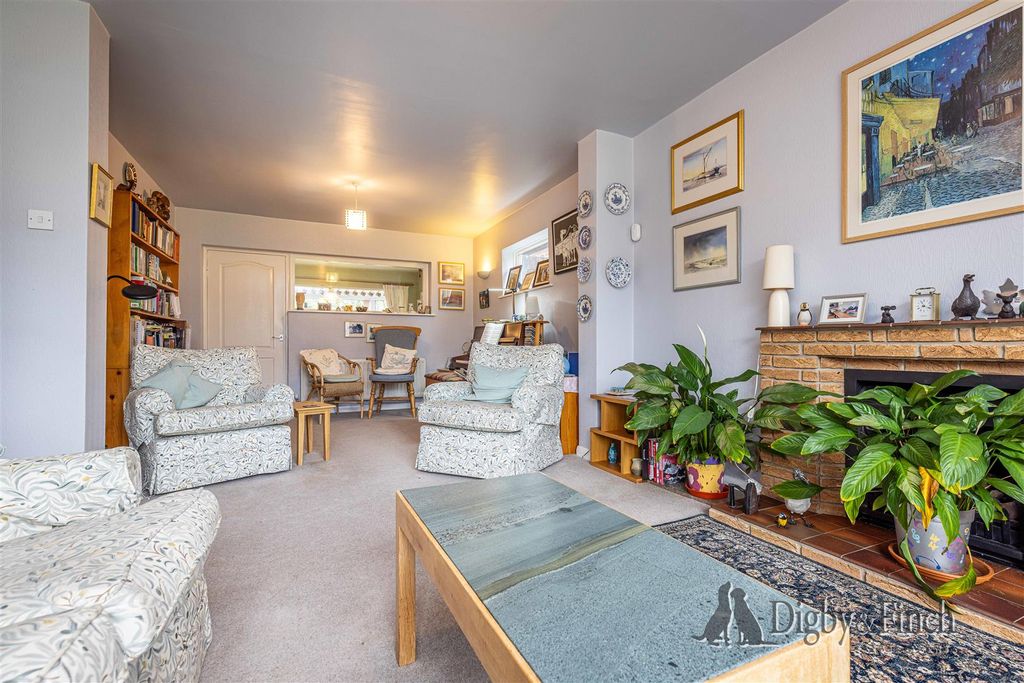 Property photo 3 of 23