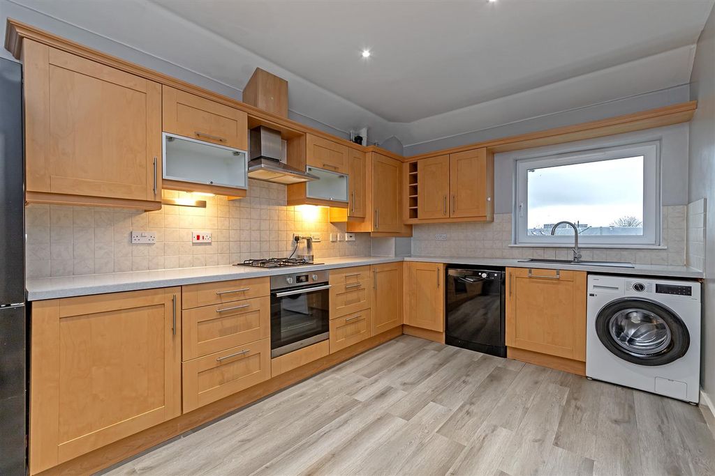 Property photo 3 of 14 20Dawncourt-18.Jpg