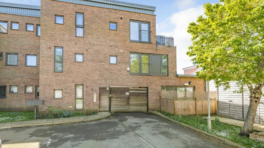 Property photo 1 of 12 External