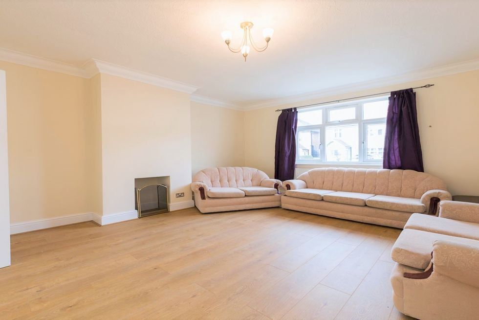 Property photo 2 of 9