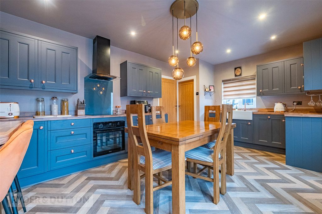 Property photo 2 of 22 Kitchen Diner