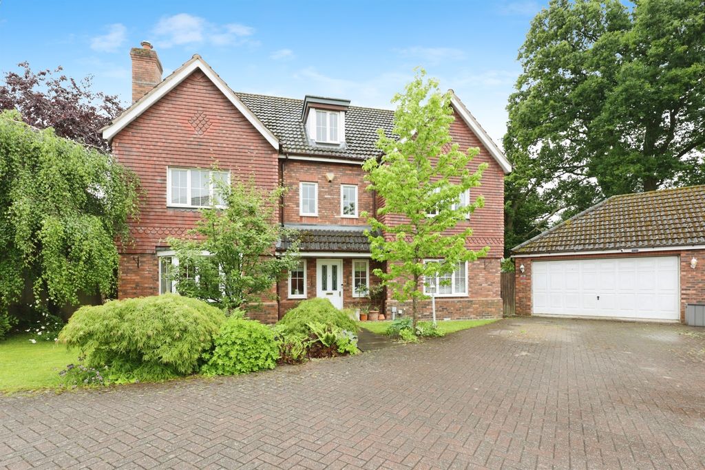 Property photo 1 of 17