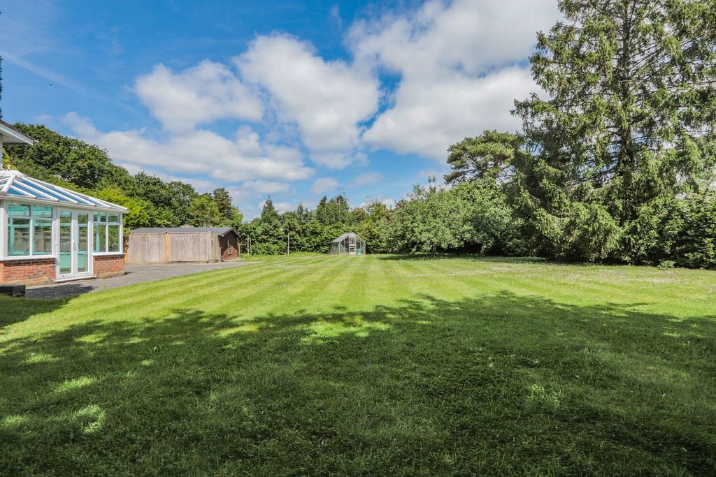 Property photo 2 of 20