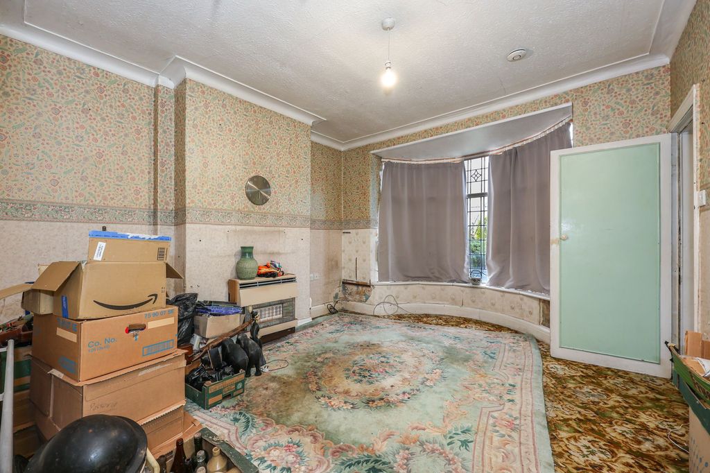 Property photo 2 of 18