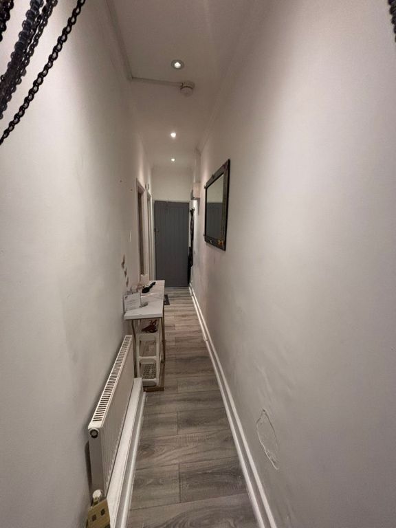 Property photo 3 of 4 Corridor