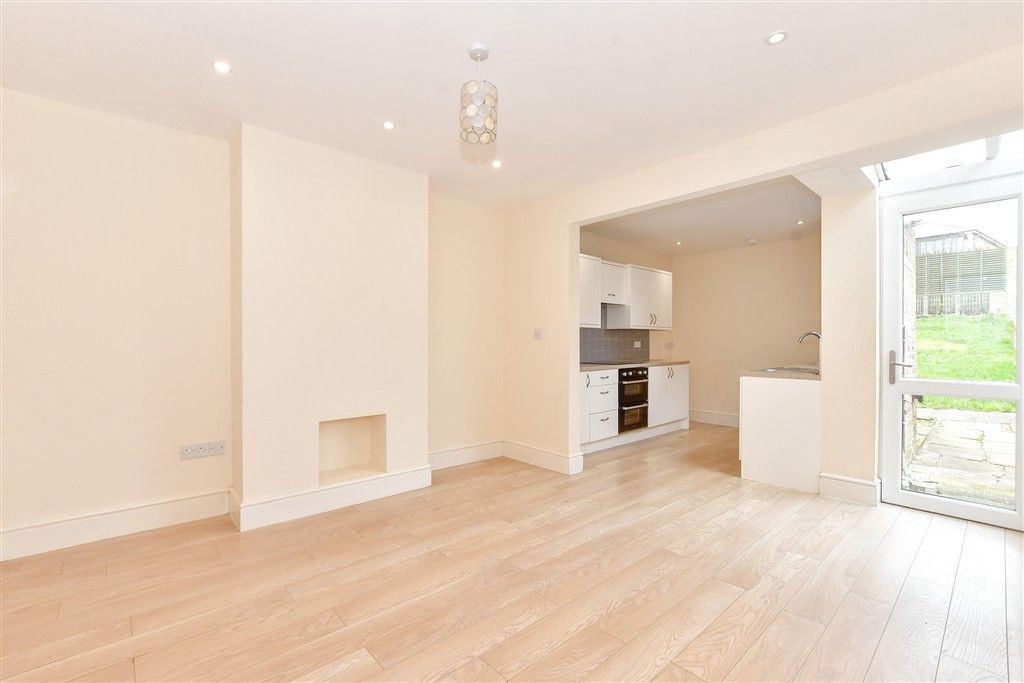 Property photo 2 of 10 Dining Area