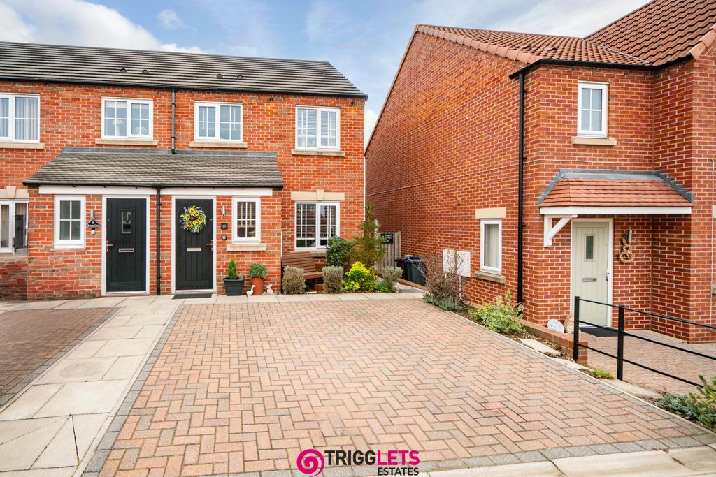 Property photo 1 of 27