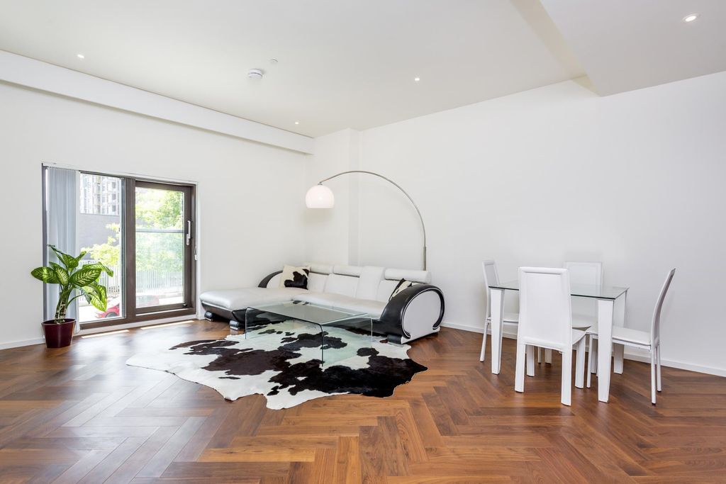 Property photo 3 of 13