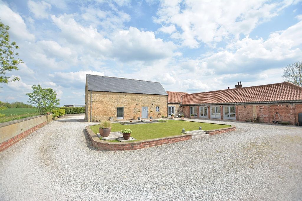 Property photo 1 of 84 Dsc_4415.Jpg