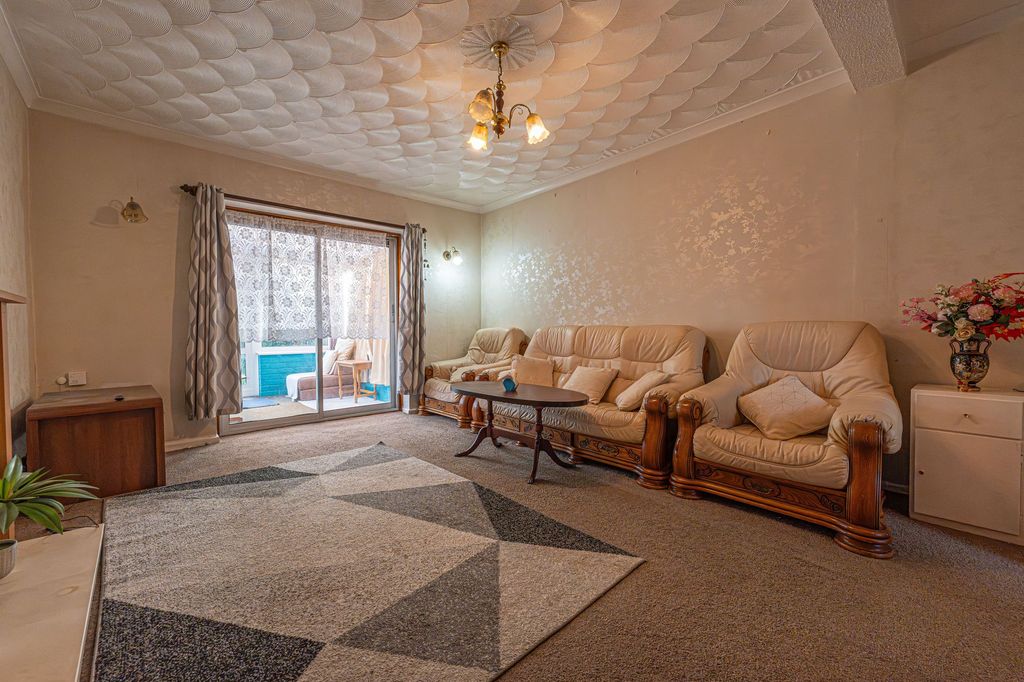 Property photo 3 of 29