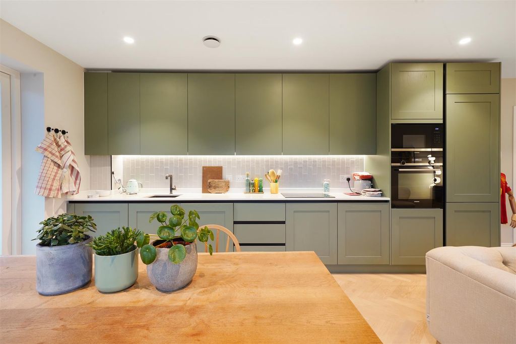 Property photo 3 of 16 Apartment 26, 31 Royal Engineers Way - 1Byenh1Nrfb