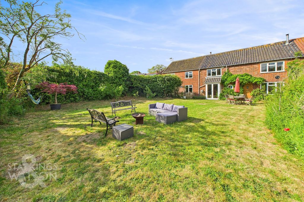 Property photo 1 of 33