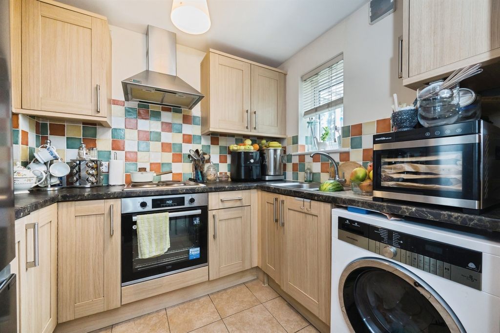 Property photo 3 of 13