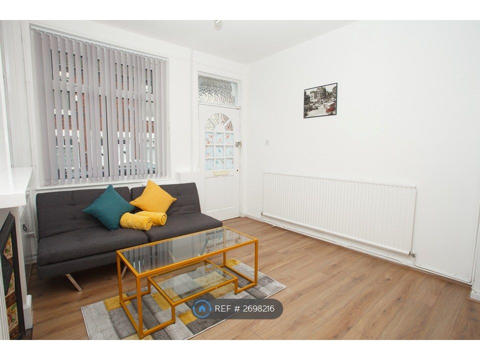 Property photo 2 of 19 Living Room