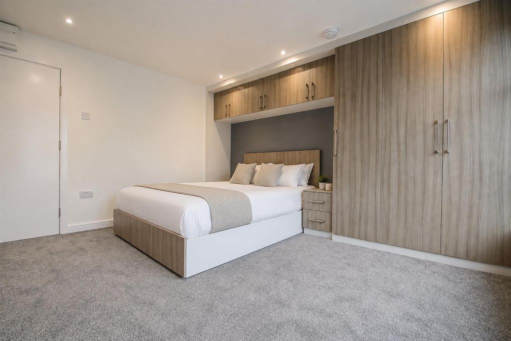Property photo 1 of 3 Bed.Png