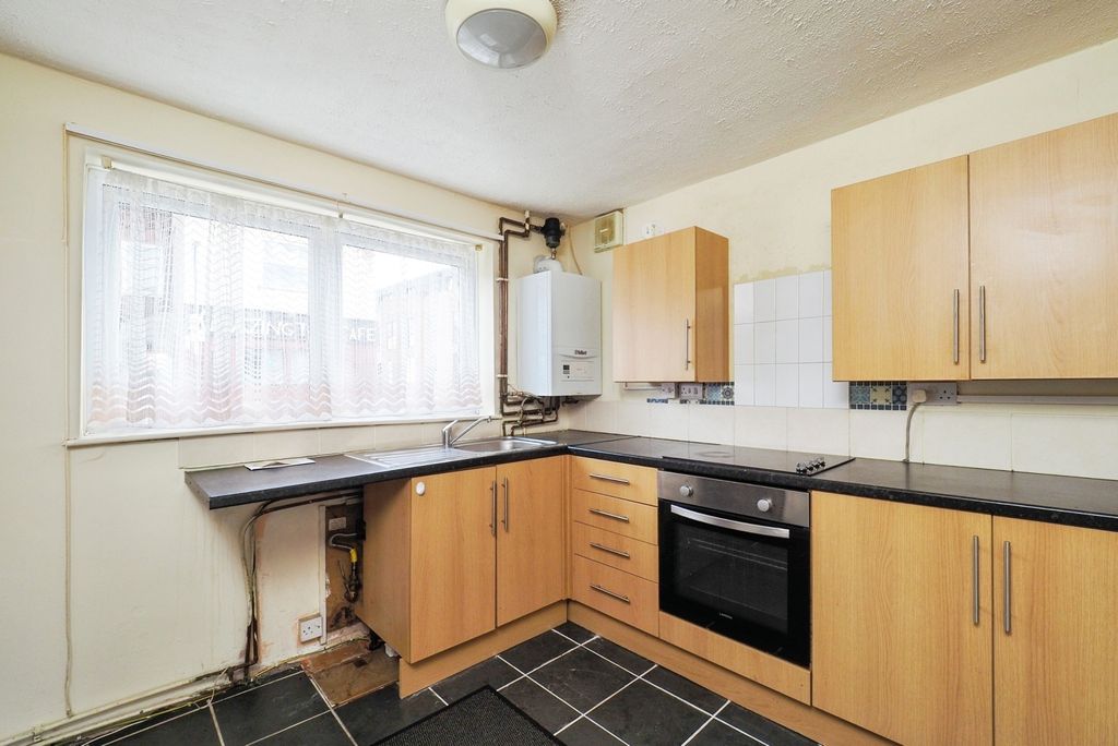 Property photo 2 of 18 Pbox-Img.Jpg