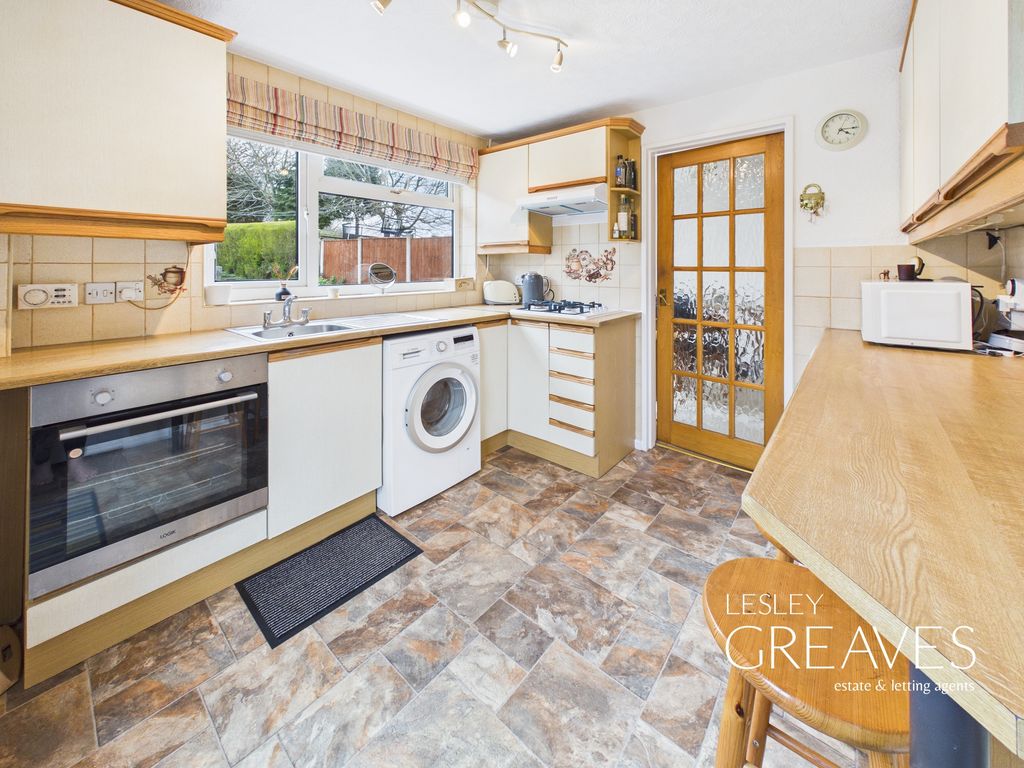 Property photo 3 of 20 Kitchen