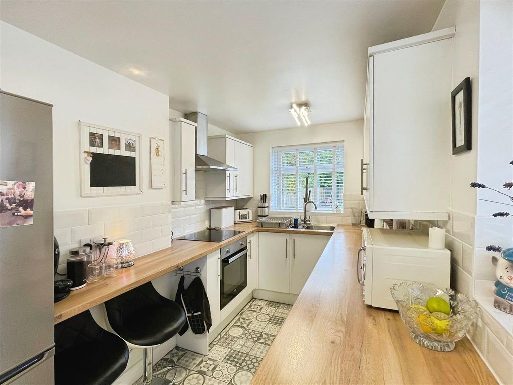 Property photo 2 of 22 Kitchen