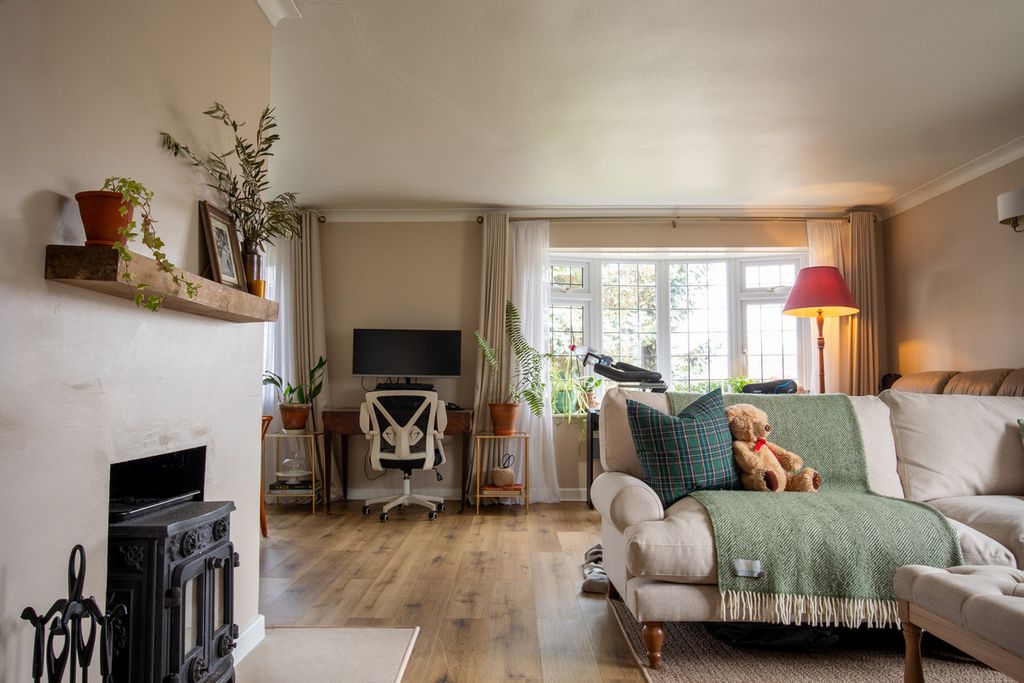 Property photo 2 of 21