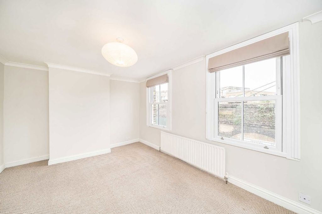 Property photo 3 of 7